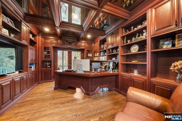 53 Kristin Place, Old Tappan, NJ 07675