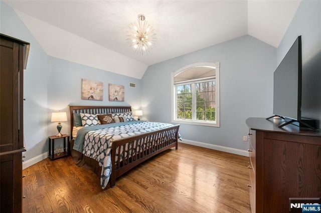 53 Kristin Place, Old Tappan, NJ 07675