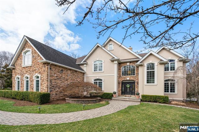 53 Kristin Place, Old Tappan, NJ 07675