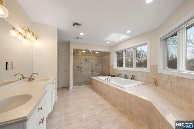 53 Kristin Place, Old Tappan, NJ 07675