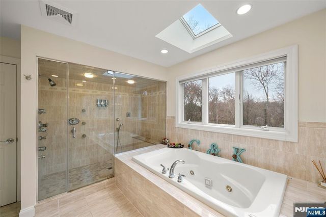 53 Kristin Place, Old Tappan, NJ 07675