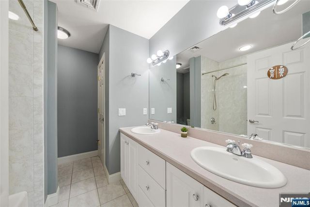 53 Kristin Place, Old Tappan, NJ 07675