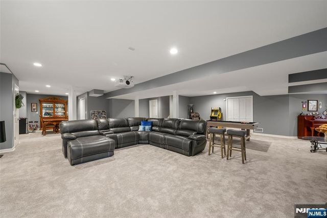53 Kristin Place, Old Tappan, NJ 07675