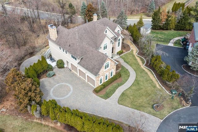 53 Kristin Place, Old Tappan, NJ 07675