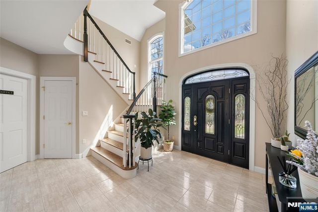 53 Kristin Place, Old Tappan, NJ 07675