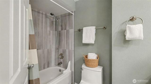 17621 157th Avenue SE, Renton, WA 98058