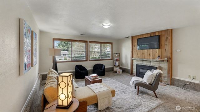 17621 157th Avenue SE, Renton, WA 98058