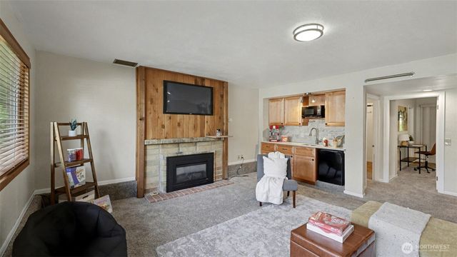 17621 157th Avenue SE, Renton, WA 98058