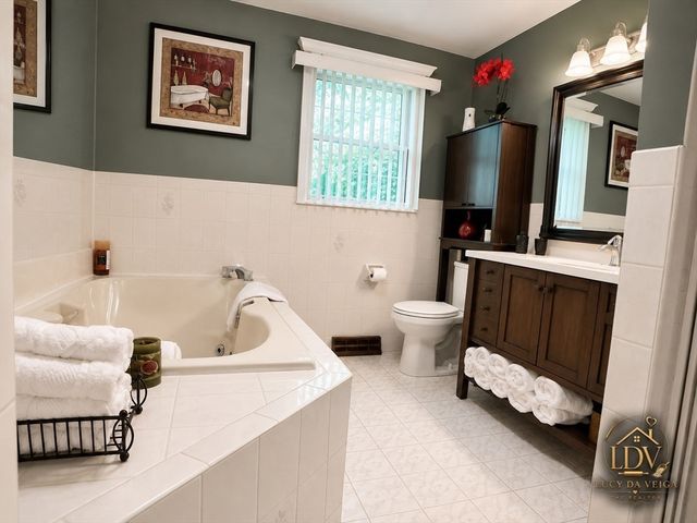 252 Elizabeth Dr, Ludlow, MA 01056