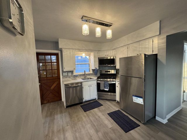 2336 W Lawn AVENUE, Milwaukee, WI 53209