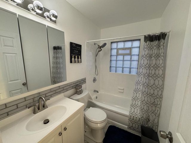 2336 W Lawn AVENUE, Milwaukee, WI 53209