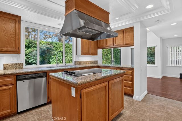 5 Ramada, Irvine, CA 92620