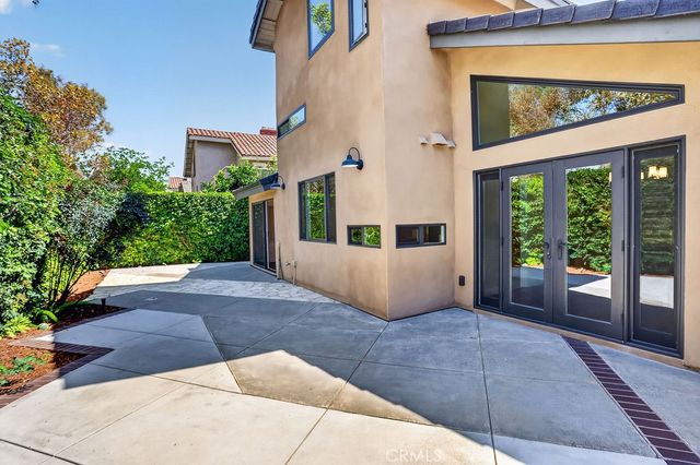 5 Ramada, Irvine, CA 92620