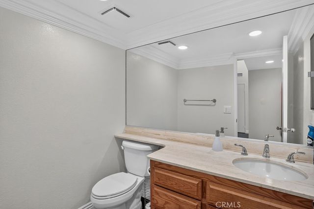 5 Ramada, Irvine, CA 92620