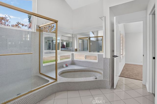 5 Ramada, Irvine, CA 92620