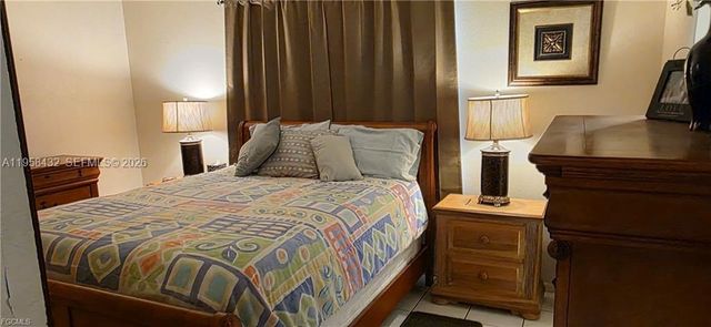 5036 E Tradewinds Cir, La Belle, FL 33935