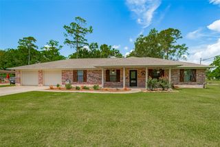 109 Fox Hollow Street, Baytown, TX 77521