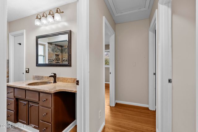 5003 S Watterson Trail, Louisville, KY 40291