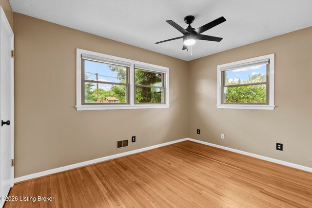 5003 S Watterson Trail, Louisville, KY 40291