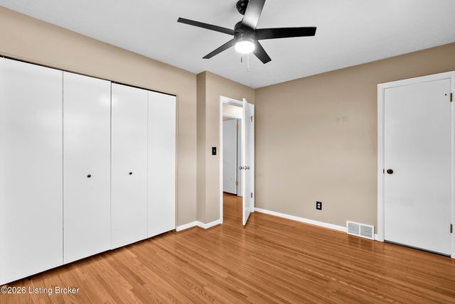 5003 S Watterson Trail, Louisville, KY 40291