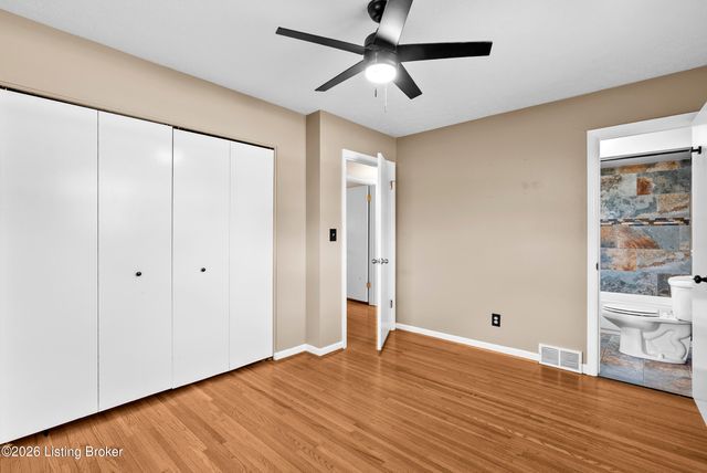 5003 S Watterson Trail, Louisville, KY 40291