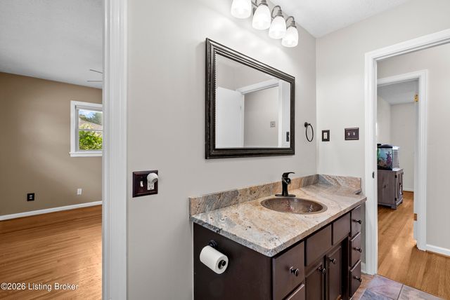 5003 S Watterson Trail, Louisville, KY 40291