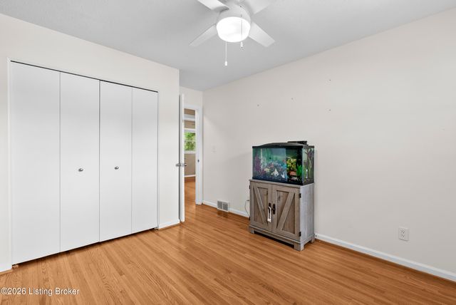 5003 S Watterson Trail, Louisville, KY 40291
