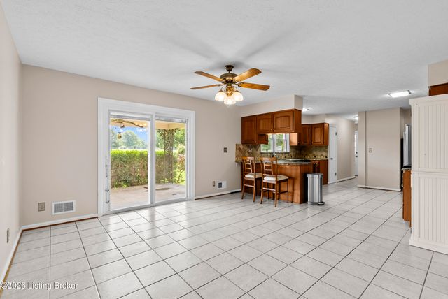 5003 S Watterson Trail, Louisville, KY 40291