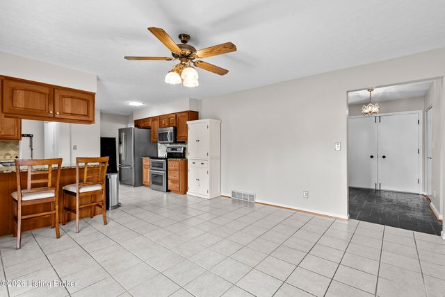 5003 S Watterson Trail, Louisville, KY 40291