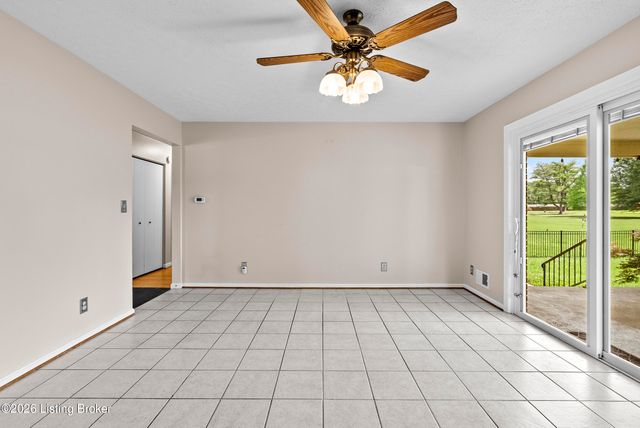 5003 S Watterson Trail, Louisville, KY 40291