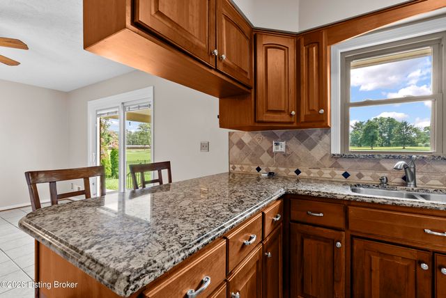 5003 S Watterson Trail, Louisville, KY 40291