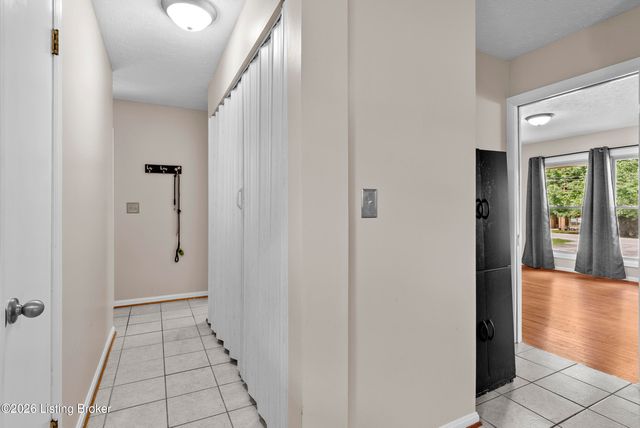 5003 S Watterson Trail, Louisville, KY 40291