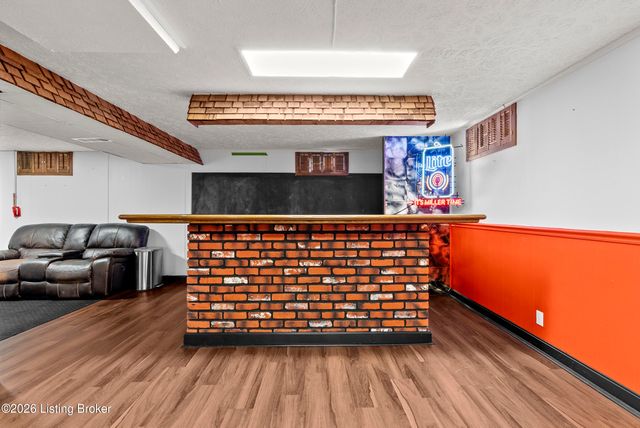 5003 S Watterson Trail, Louisville, KY 40291
