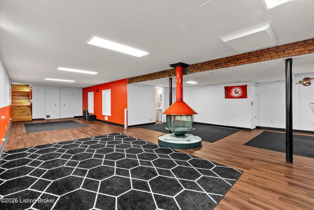 5003 S Watterson Trail, Louisville, KY 40291