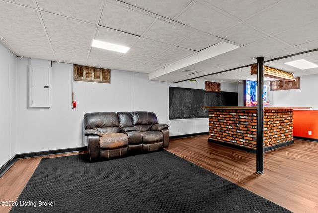 5003 S Watterson Trail, Louisville, KY 40291