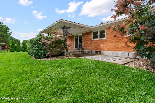 5003 S Watterson Trail, Louisville, KY 40291