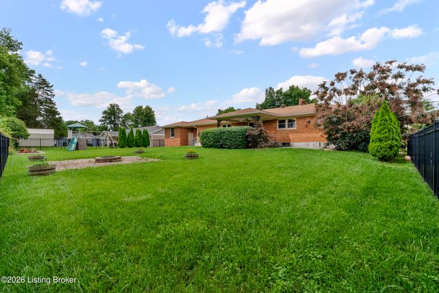 5003 S Watterson Trail, Louisville, KY 40291