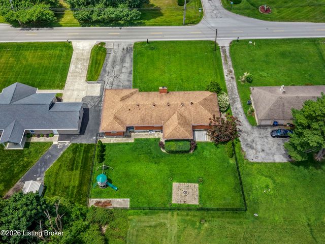 5003 S Watterson Trail, Louisville, KY 40291