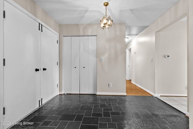 5003 S Watterson Trail, Louisville, KY 40291