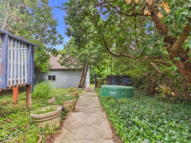 829 N Lesley Avenue, Indianapolis, IN 46219