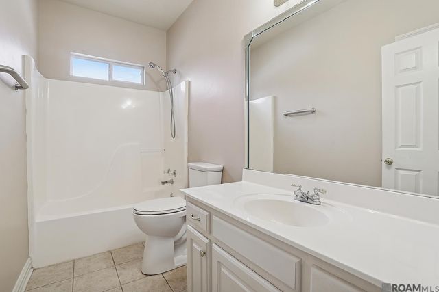 16055 W Lakepoint Ct, Prairieville, LA 70769