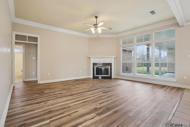 16055 W Lakepoint Ct, Prairieville, LA 70769