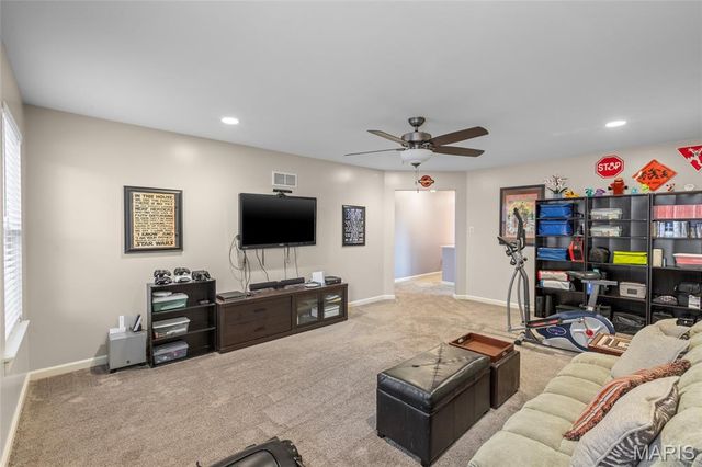 1012 Baypointe Drive, Imperial, MO 63052