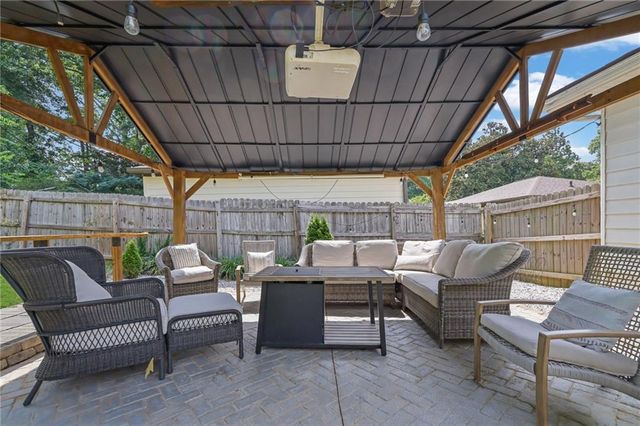 979 Oakview Drive SE, Smyrna, GA 30080