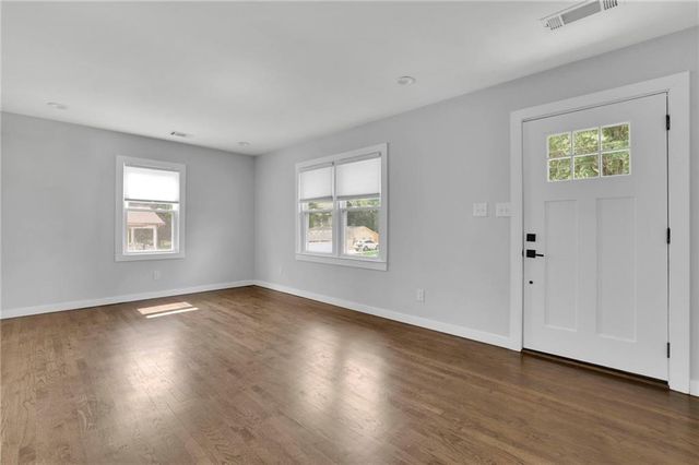 979 Oakview Drive SE, Smyrna, GA 30080