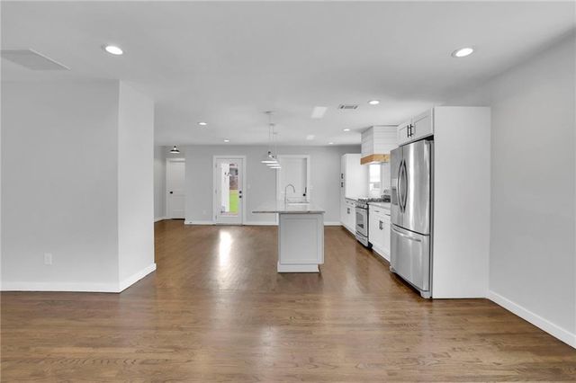 979 Oakview Drive SE, Smyrna, GA 30080