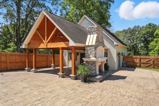 213 McCreary Hts, Dickson, TN 37055