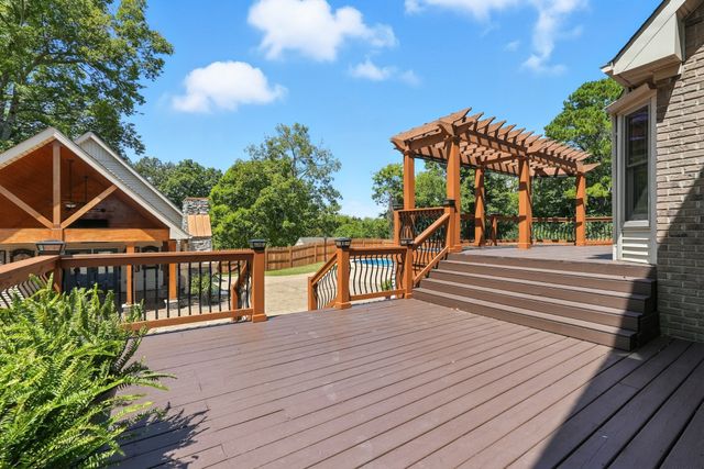 213 McCreary Hts, Dickson, TN 37055