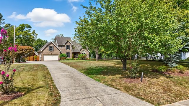 213 McCreary Hts, Dickson, TN 37055