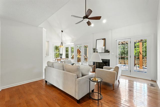 213 McCreary Hts, Dickson, TN 37055